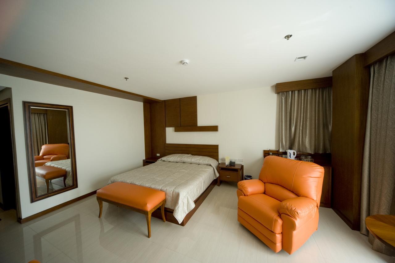 Skinetics Wellness Center Boutique Hotel Илоило Экстерьер фото