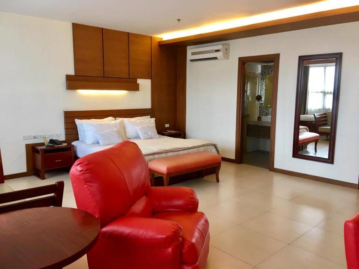 Skinetics Wellness Center Boutique Hotel Илоило Экстерьер фото