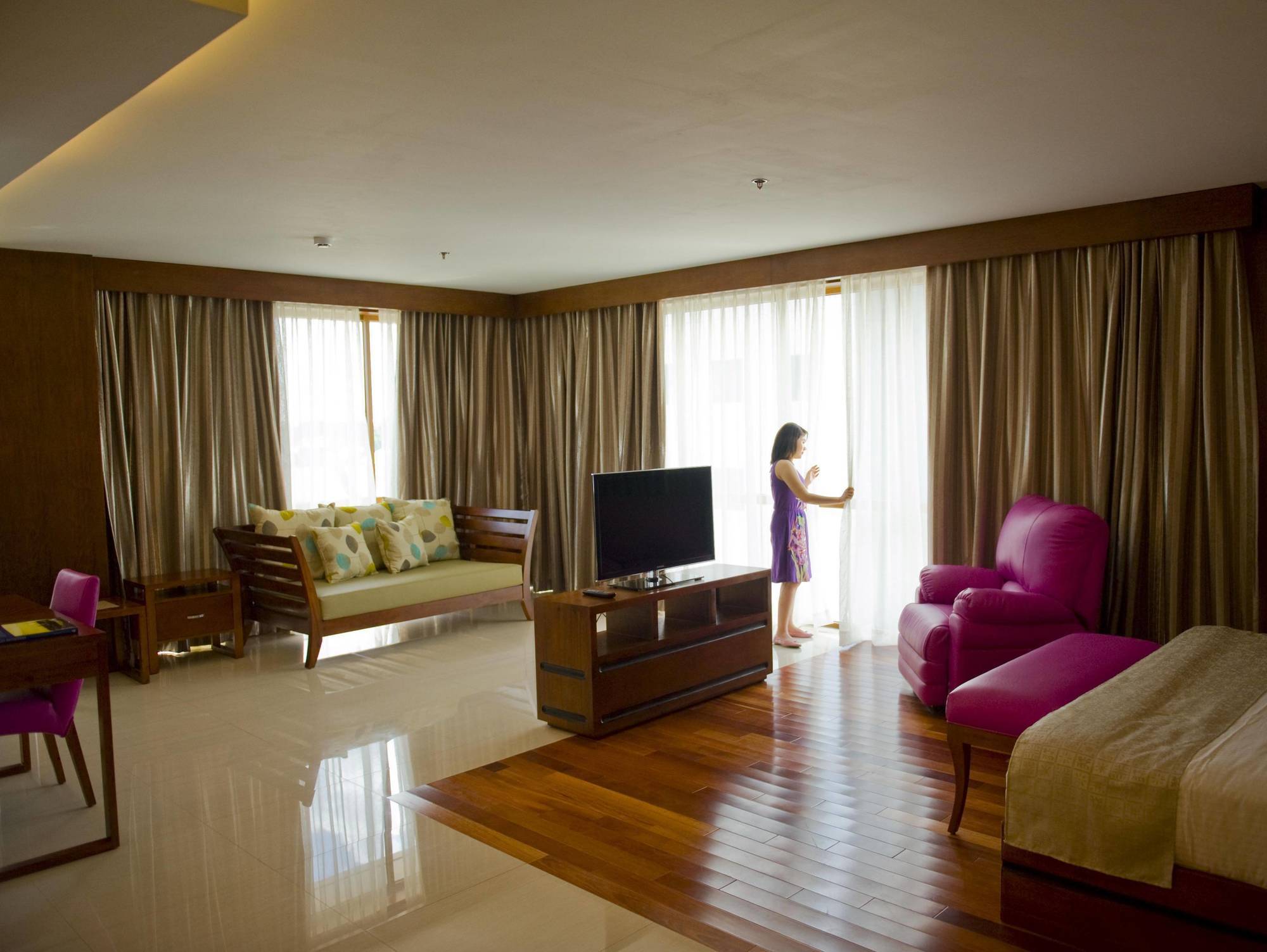 Skinetics Wellness Center Boutique Hotel Илоило Экстерьер фото